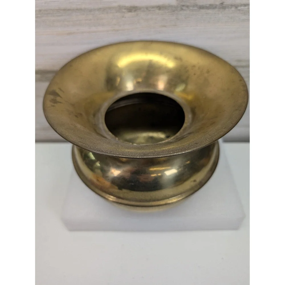 Vintage Brass Spittoon Cuspidor Made In England Round Bowl‎ Pot Decor Display